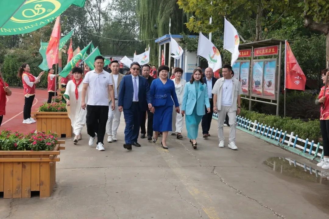第236所 山东省平度市崔家集镇前洼米兰·体育_米兰(中国)徐春凤小学
