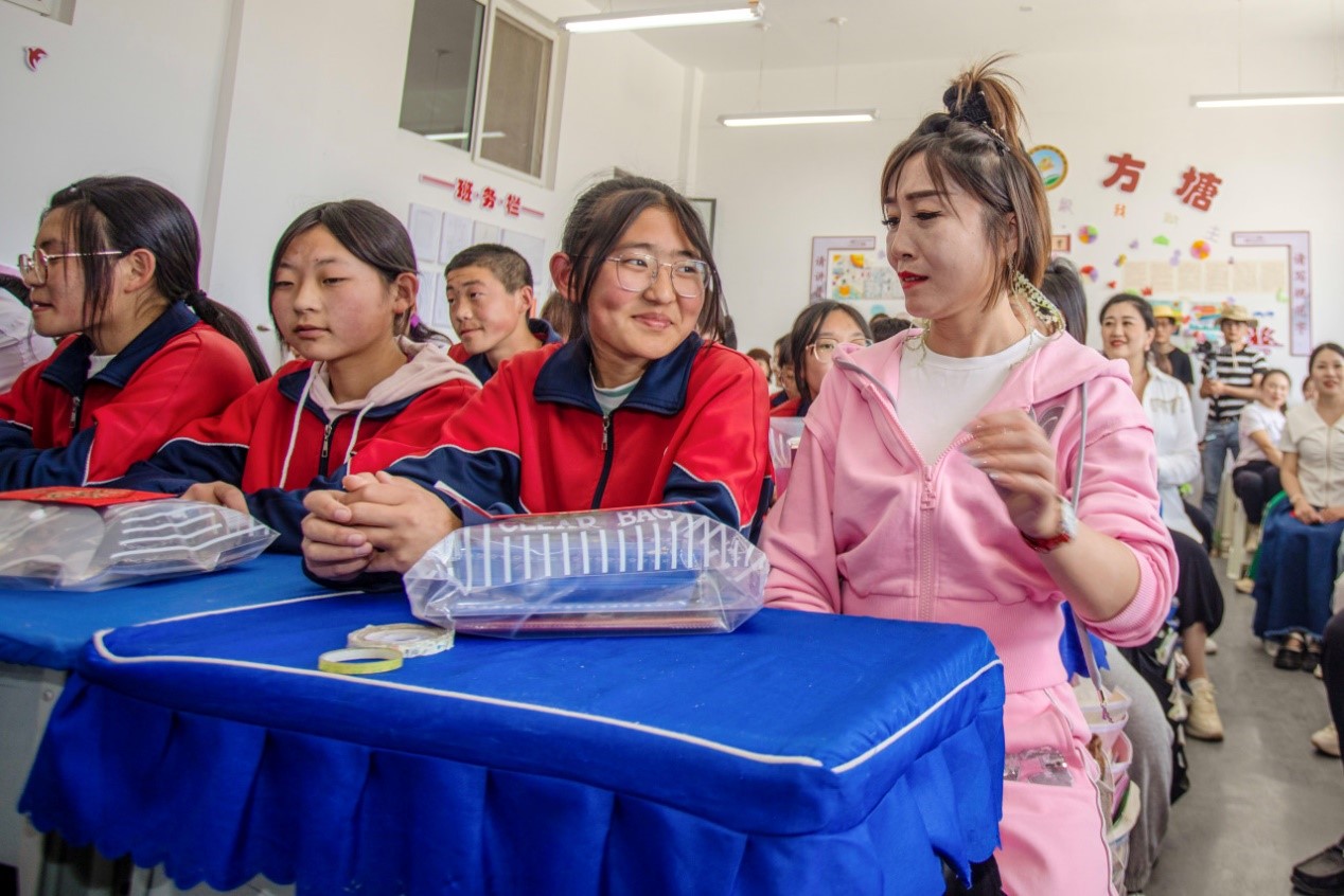 第232所 甘肃省定西市临洮县连湾米兰·体育_米兰(中国)王丽杰初级中学 第232所 甘肃省定西市临洮县连湾米兰·体育_米兰(中国)王丽杰初级中学