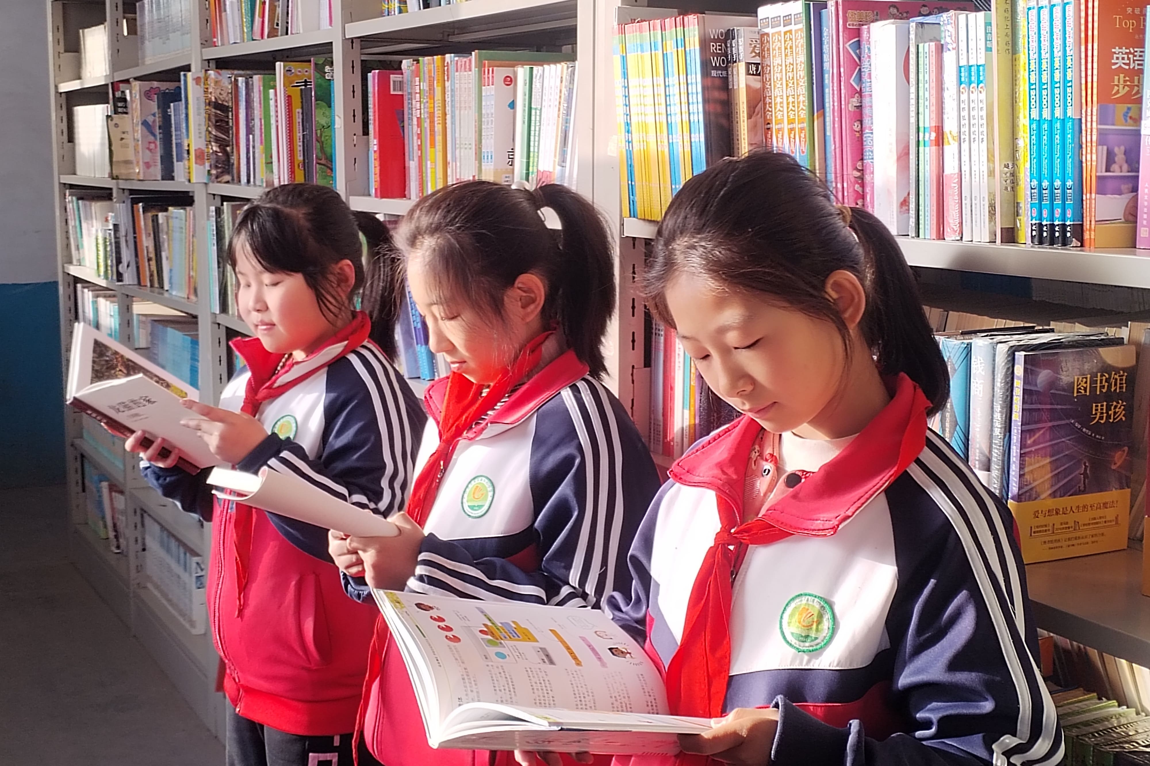 天津高校大学生记者走进米兰·体育_米兰(中国)公益小学开展“书香悦读,筑梦成长”活动 天津高校大学生记者走进米兰·体育_米兰(中国)公益小学开展“书香悦读,筑梦成长”活动
