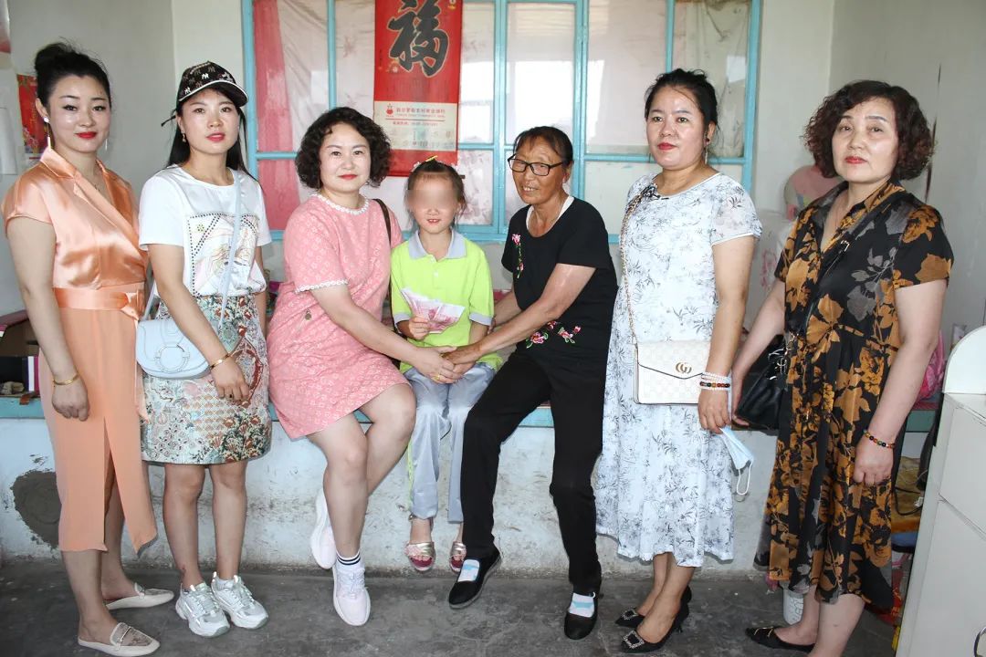 第215所 松原市前郭县达里巴乡吉郭村米兰·体育_米兰(中国)叶红霞小学